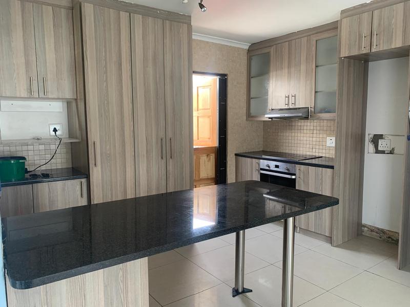 3 Bedroom Property for Sale in Silwood Heights Western Cape